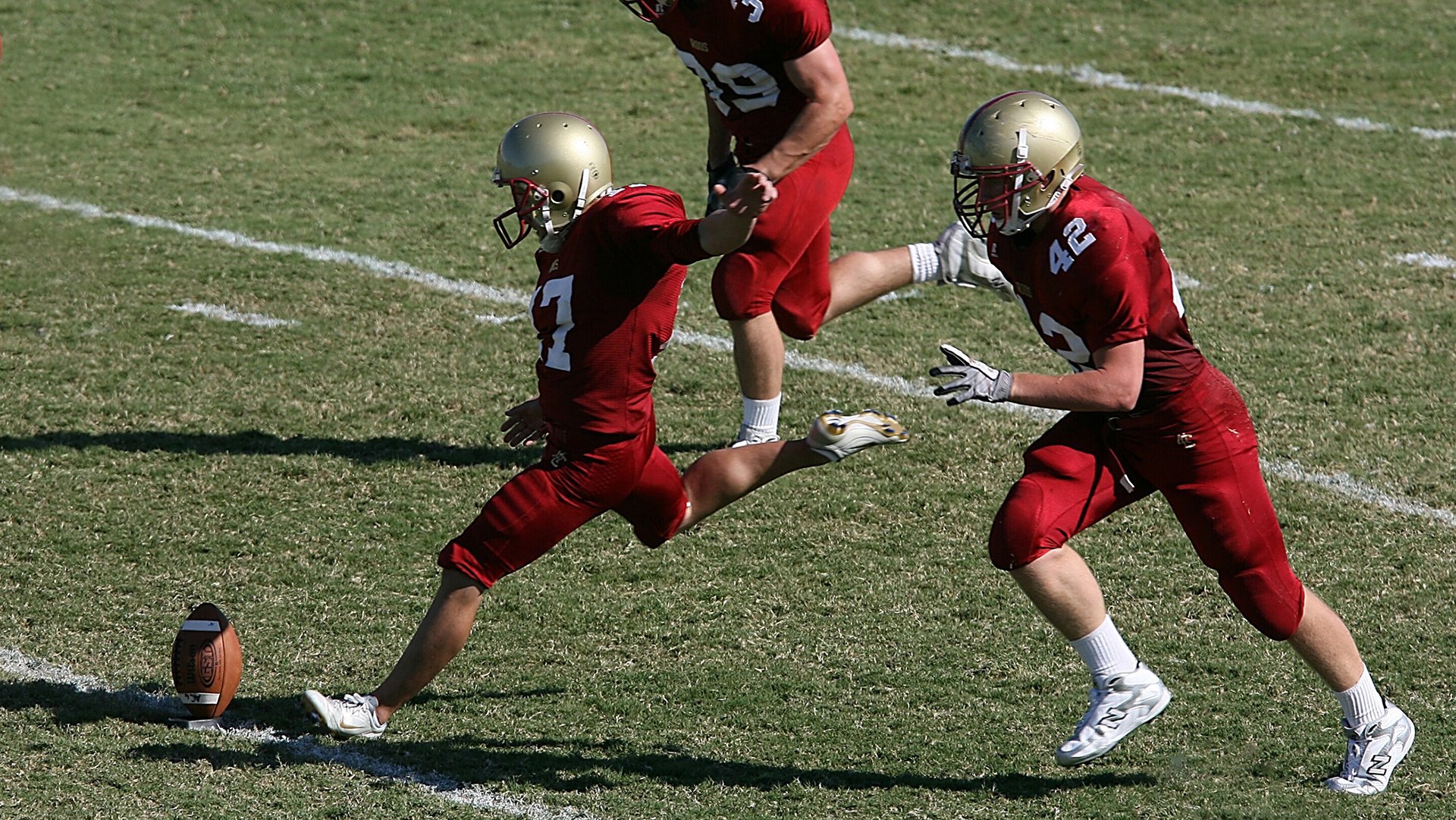 雷速足球直播-赛道上的绝对主宰，爱德华兹在F1年度争冠之夜的完美演绎
